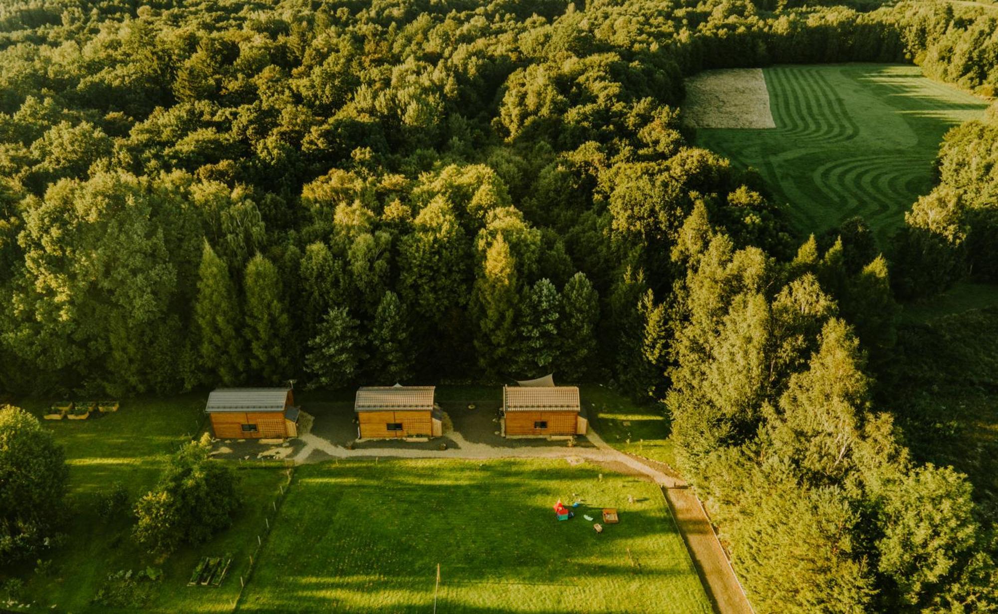 Domki Rower-Narty-Lezak - Caloroczne, Niezalezne, Taras, Grill, Zadaszone Jacuzzi, Ognisko, Duzy Teren, Blisko Las, Trasy Rowerowe Single-Track, Piesze Wedrowki, Narty Swieradow-Zdroj Bagian luar foto